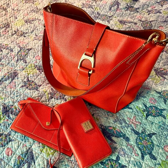 Dooney & Bourke Ashby GeraniumTote w Wallet - Picture 1 of 13